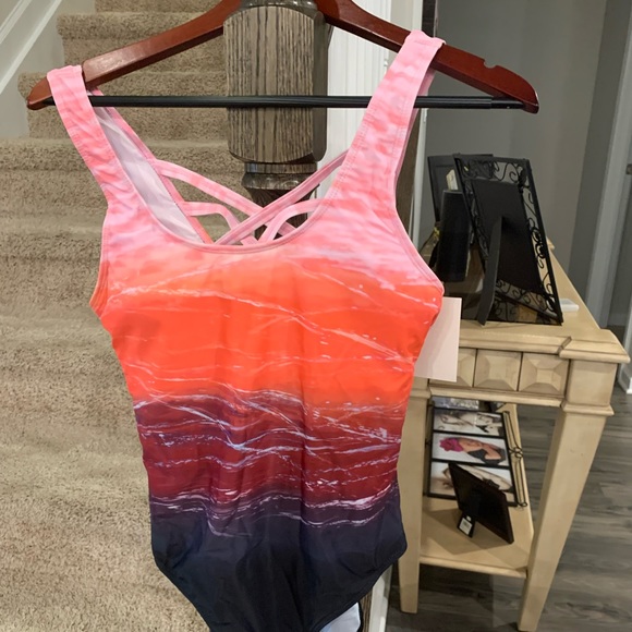 Woman’s size 1 x - Picture 1 of 3